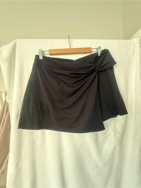 all in motion Black Knot-Detail A-Line Mini Skort